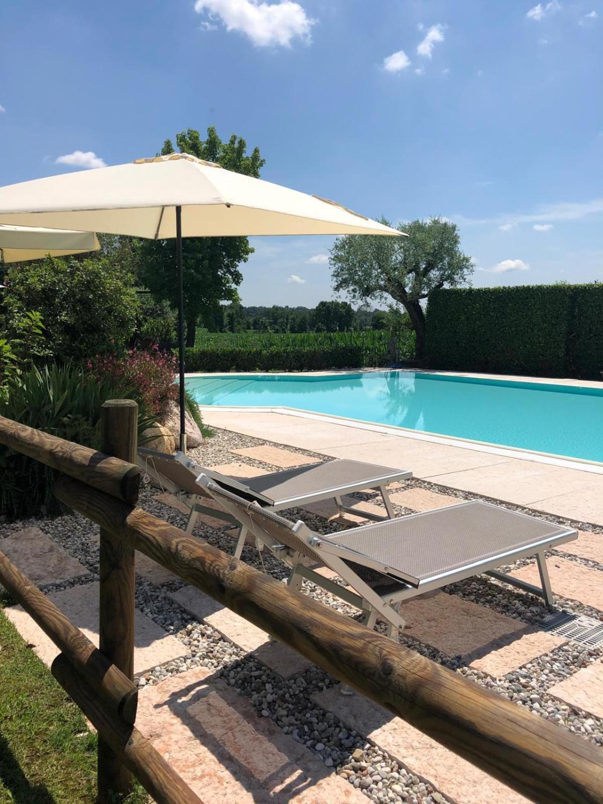 Agriturismo" Il Glicine Bianco" มอนซามบาโน ภายนอก รูปภาพ