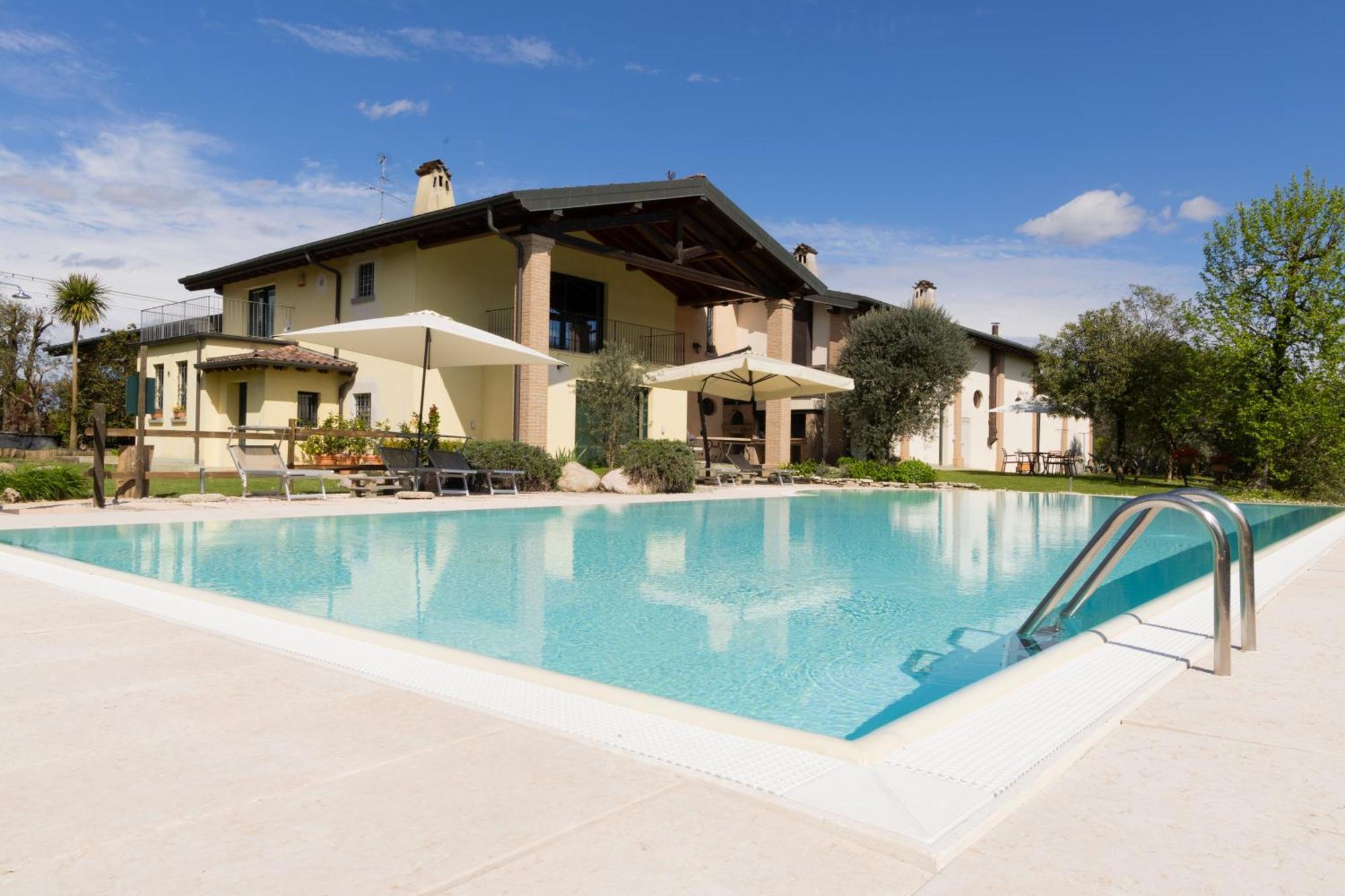 Agriturismo" Il Glicine Bianco" มอนซามบาโน ภายนอก รูปภาพ